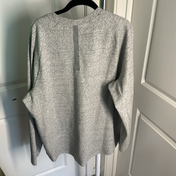 Lululemon XL fits a little loose but GREAT CONDITION USED. MENS - Picture 2 of 2